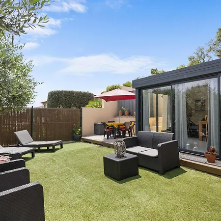 Сasa de vacaciones Hameau De Croisette By Interhome *